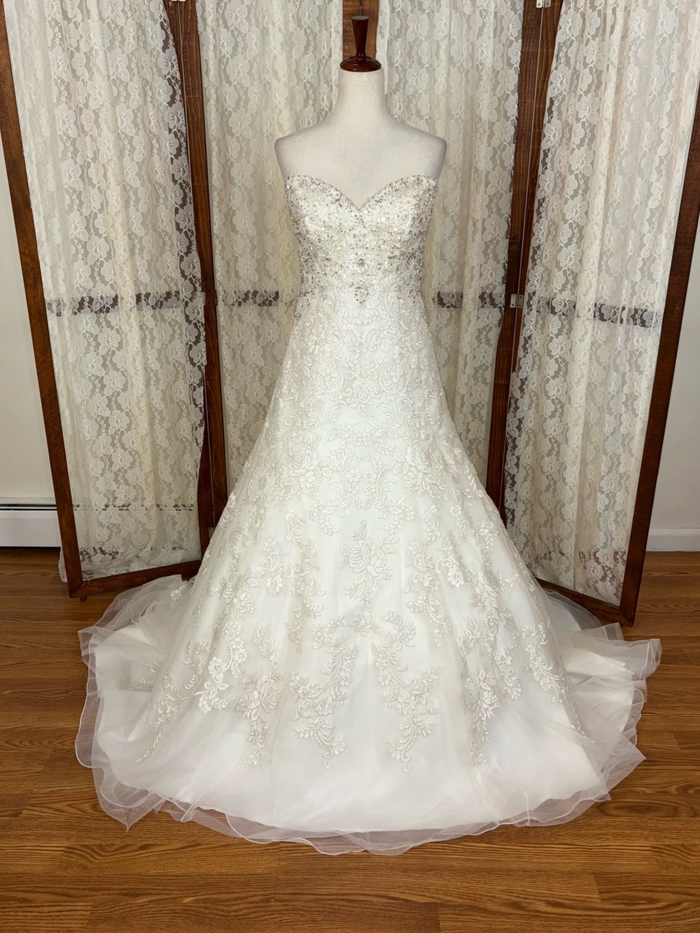 Gorgeous New Allure Bridals Crystal Beaded Wedding Gown